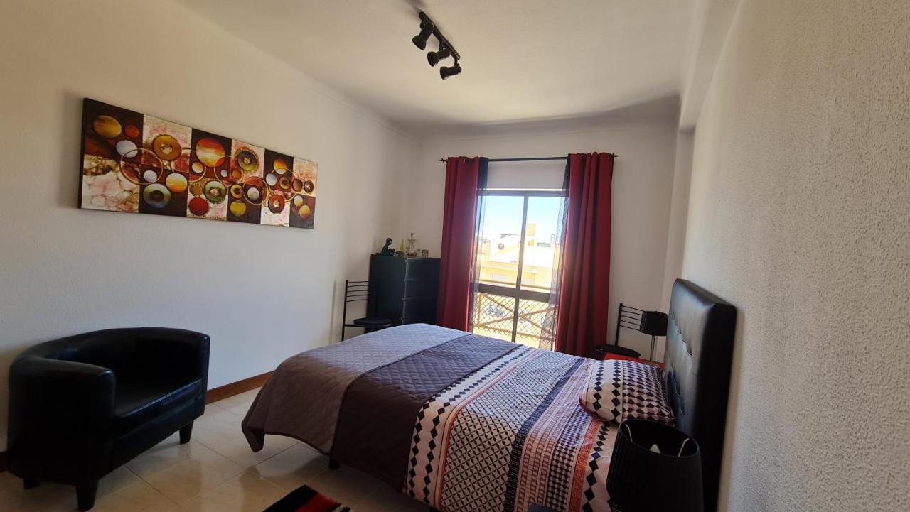 Apartmento Praia Da Dona Ana Lagos Exterior foto