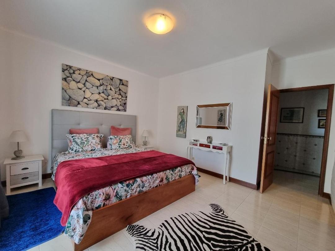 Apartmento Praia Da Dona Ana Lagos Exterior foto