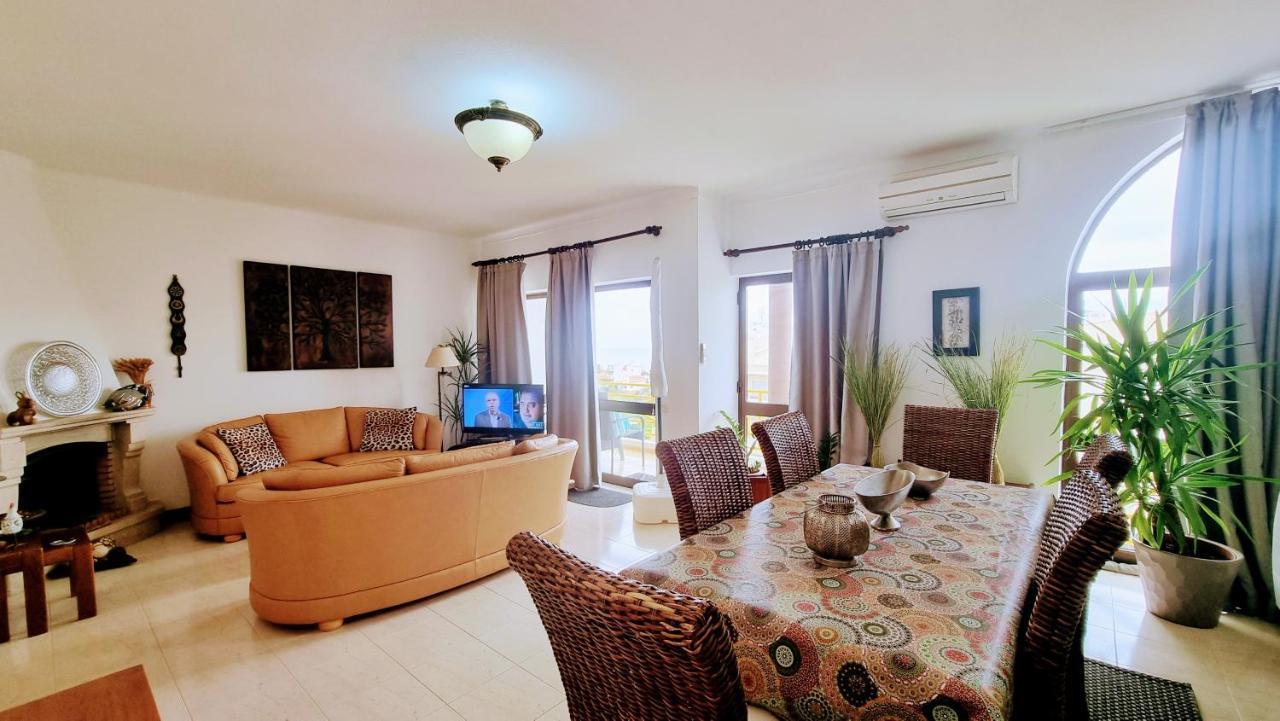 Apartmento Praia Da Dona Ana Lagos Exterior foto