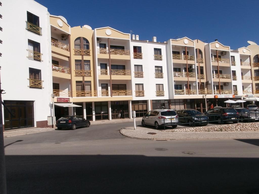 Apartmento Praia Da Dona Ana Lagos Zimmer foto